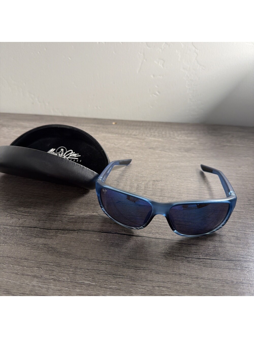 Maui Jim Sunglasses KAIWI CHANNEL MJ840-03S MATTE BLUE With Case